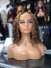 Load image into Gallery viewer, Blonde/brown water wave closure wig
